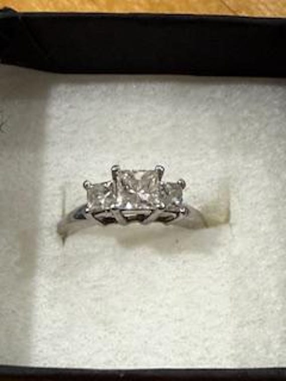 3 stone ring - image 1