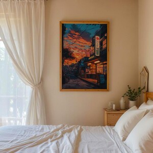 Puede incluir: Una cama blanca con s&aacute;banas y almohadas blancas en un dormitorio con una ventana y una pintura de una calle de la ciudad con un cielo de puesta de sol.