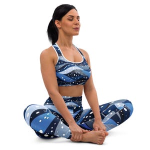 Blue Sky Yoga Set – Abstract Dot Print Leggings and Sports Bra – High-Waisted & Racerback Workout Set for Women