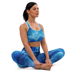 Blue Abstract Yoga Set – High Waisted Leggings & Sports Bra – Comfortable Supportive Activewear for Women – Ocean Inspired Design
