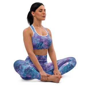 Purple Blue Abstract Yoga Set – Sports Bra & Leggings for Women – Textured High-Waisted Activewear – Artistic Fitness Outfit Gift