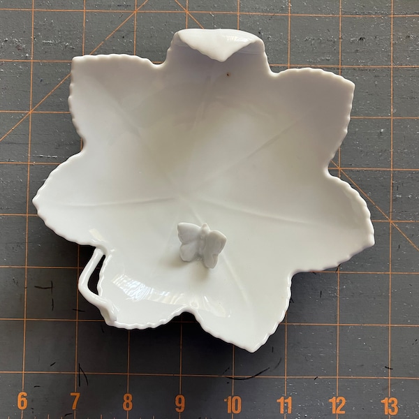 Trinket dish, dish, Leaf dish, Whiteware for China Painters, Ring Dish