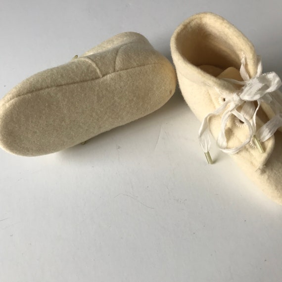 Antique Baby Crib Shoes, White Felt Baby Shoes, Vinta… Gem