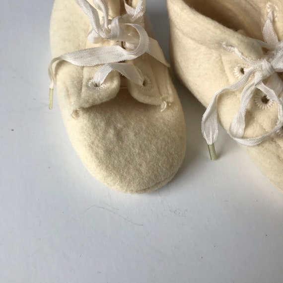 Antique Baby Crib Shoes, White Felt Baby Shoes, Vinta… Gem