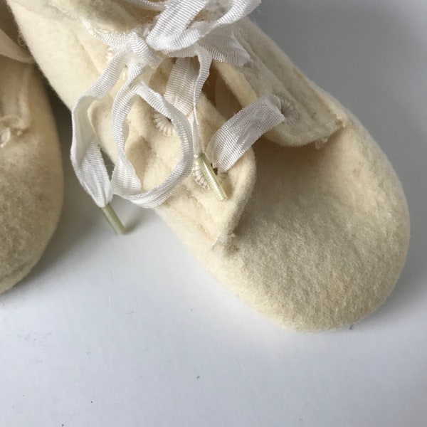 Antique Baby Crib Shoes, White Felt Baby Shoes, Vintage Baby Shoes