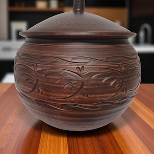 Extra Large Terracotta cookware Clay Roasting Pot 7L with Lid, Handmade Ceramic Casserole Dish, Oven Safe Pottery Cookware