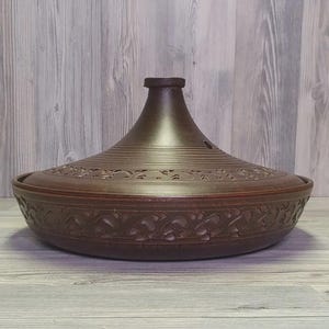 Clay Tagine Pot for Oven – 3kg Handmade Red Terracotta Moroccan Cookware with Lid, 28.5cm / 11.2in, Traditional Clay Bakeware