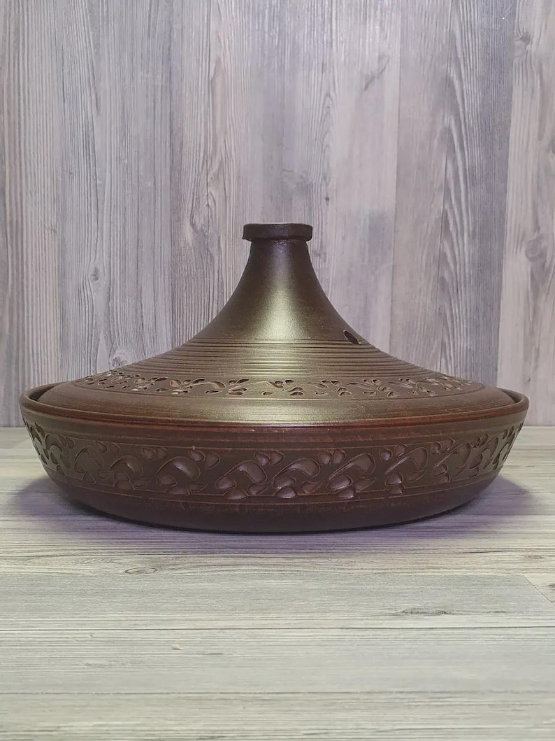 Handmade clay tagine pot with lid 28.5 cm