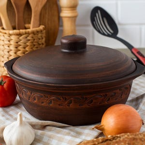 Handmade Clay Casserole Pot with Lid – Rustic Terracotta Dutch Oven – Traditional Ukrainian Cookware – Eco-Friendly Clay Stewpot