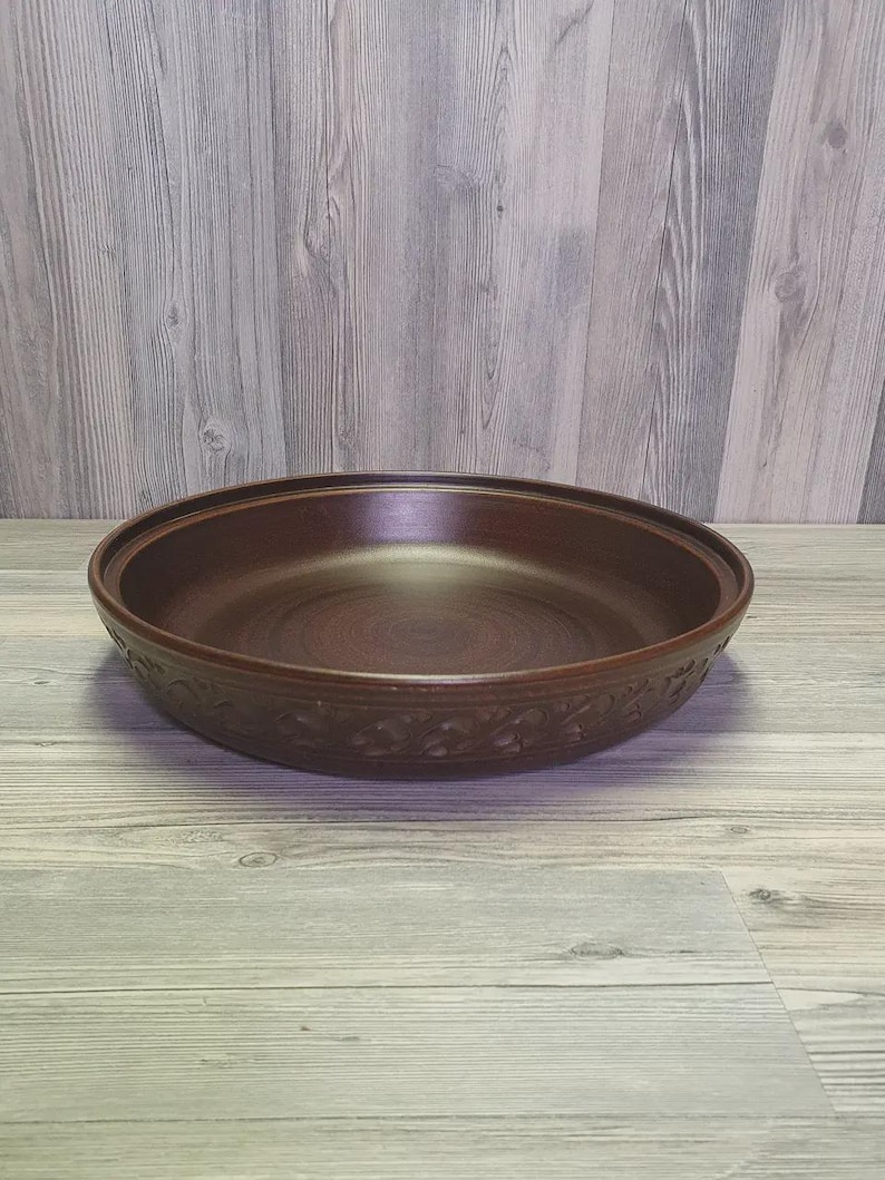 Large 3kg clay bakeware dish for oven cooking