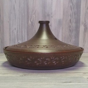 Terracotta Moroccan clay pot traditional bakeware