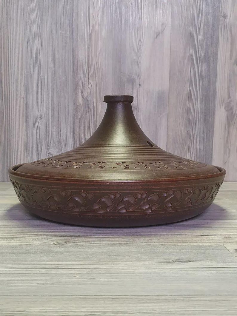 Terracotta Moroccan clay pot traditional bakeware