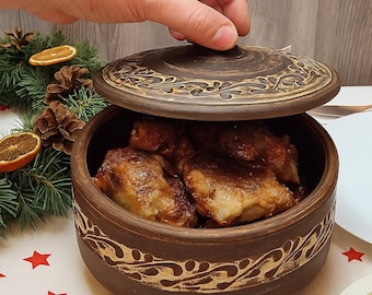 Handmade Clay Baking Pot with Lid – Small Terracotta Dutch Oven 0.45 L, Rustic Red Earthenware Casserole, Ukrainian Pottery
