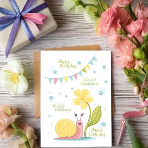 Gelukkige verjaardag slakkaart en poster, leuke afdrukbare dierengroet met slak en bloem, digitale muurkunst voor kinderfeestdecor