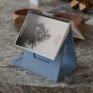 3D Printable Triangle Book Stand – Minimalist Open Book Holder for Desks, Nightstands & Reading Corners&quot;