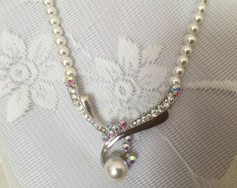 Vintage glass pearl bead necklace