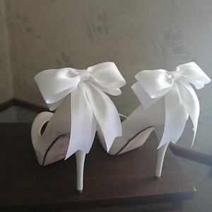 Shoe Clips, Wedding Shoe Clips, Bridal Shoe Clips, Clips for Wedding Shoes, Bridal Shoes, Satin Bow Shoe Clips, heels, pumps, platform