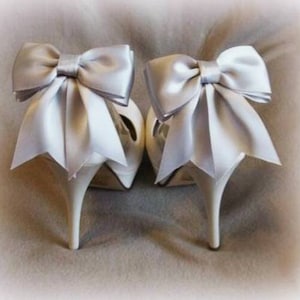 Shoe Clips, Wedding Shoe Clips, Bridal Shoe Clips, Clips for Wedding Shoes, Bridal Shoes, Satin Bow Shoe Clips, shoe Decorations, silver