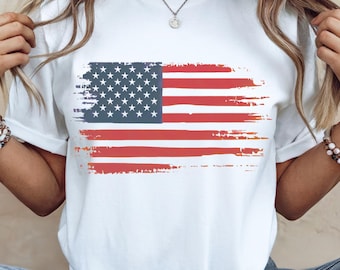 Retro American Flag T-Shirt: Distressed USA Patriotic Tee