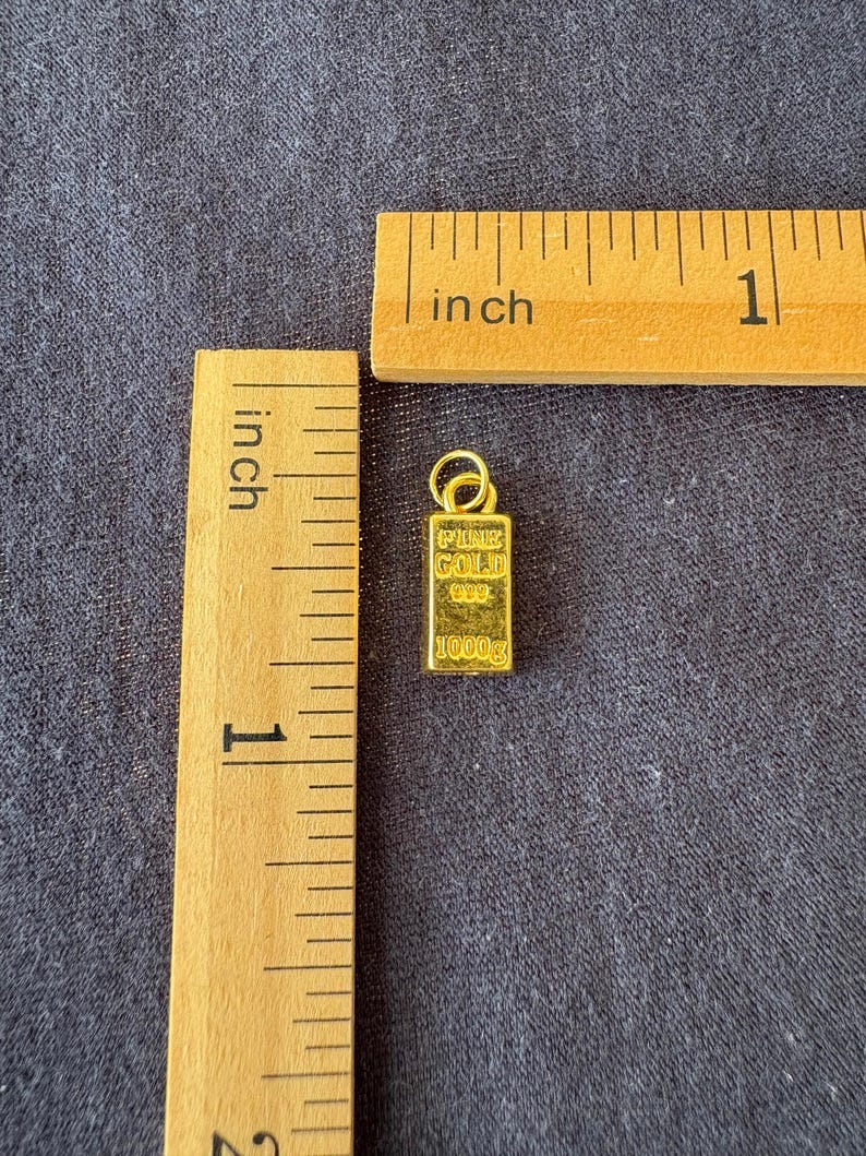 Halsband med diamantslipad kabelkedja i 24k massivt guld och tegelstenshänge bild 9