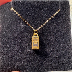 Halsband med diamantslipad kabelkedja i 24k massivt guld och tegelstenshänge bild 7