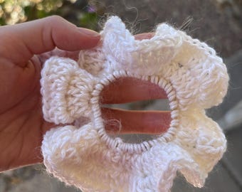 Katoenen en mohair scrunchie, witte scrunchie, comfort, elastisch, haarelastiekje, casual, haaraccessoires, handgemaakt, zijden scrunchie