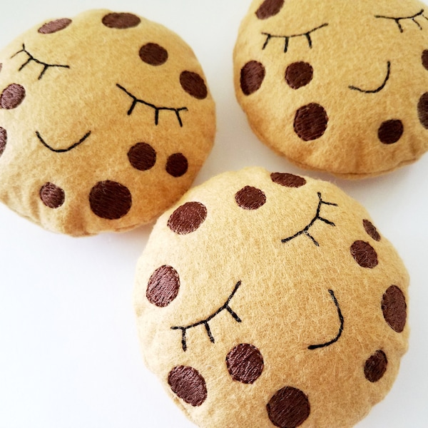 Chocolate Chip Cookie Softie Toy In-The-Hoop Machine Embroidery - ITH digital embroidery design felt - fleece - fabric softy - felt food toy