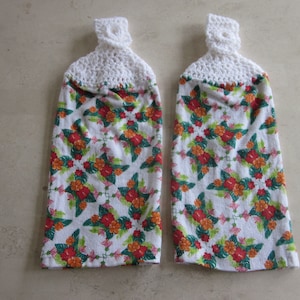 Crochet Topped Hanging Kitchen Towels - Summer Towels With Yarn Toppers - Hostess Gift - Home Decor