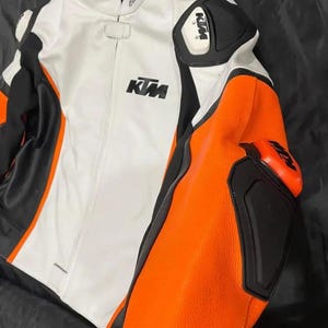 KTM White Color Motorcycle Racing Gear Biker Rider CE Armored Safety Coat Genuine Cowhide Leather Jacket