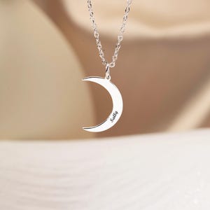Gepersonaliseerde maannaamketting, gegraveerde naamketting, wassende maan sieraden, kerstcadeau, cadeau voor BFF, cadeau voor zus, cadeau voor haar