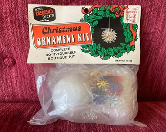 DY Cracker Box Chrstmas Ornament Kt ndgo ce (whte Ball Wth
