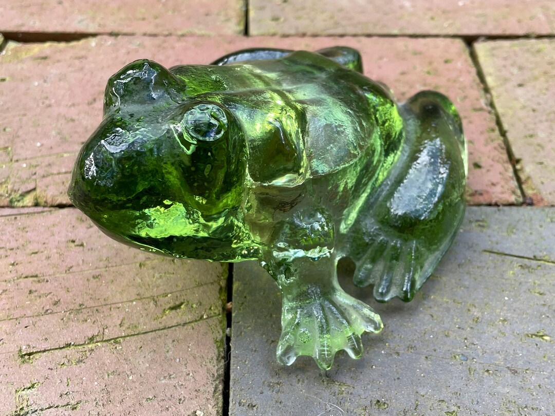 Vintage Green Glass Frog Statuette Retro Frog Figurine Etsy
