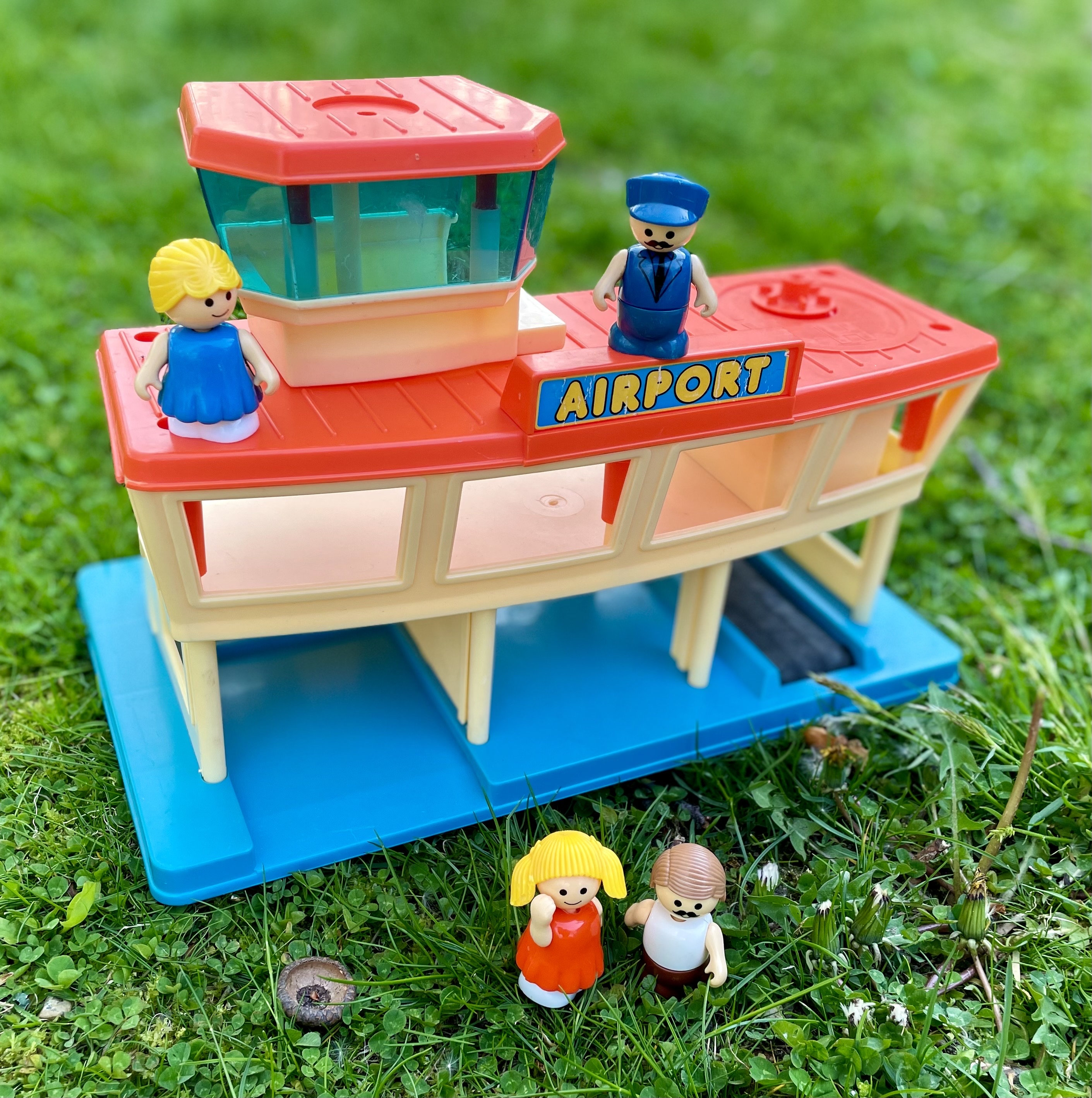 Vintage 1984 Playskool Lil Playmates Airport With 4 People - Made