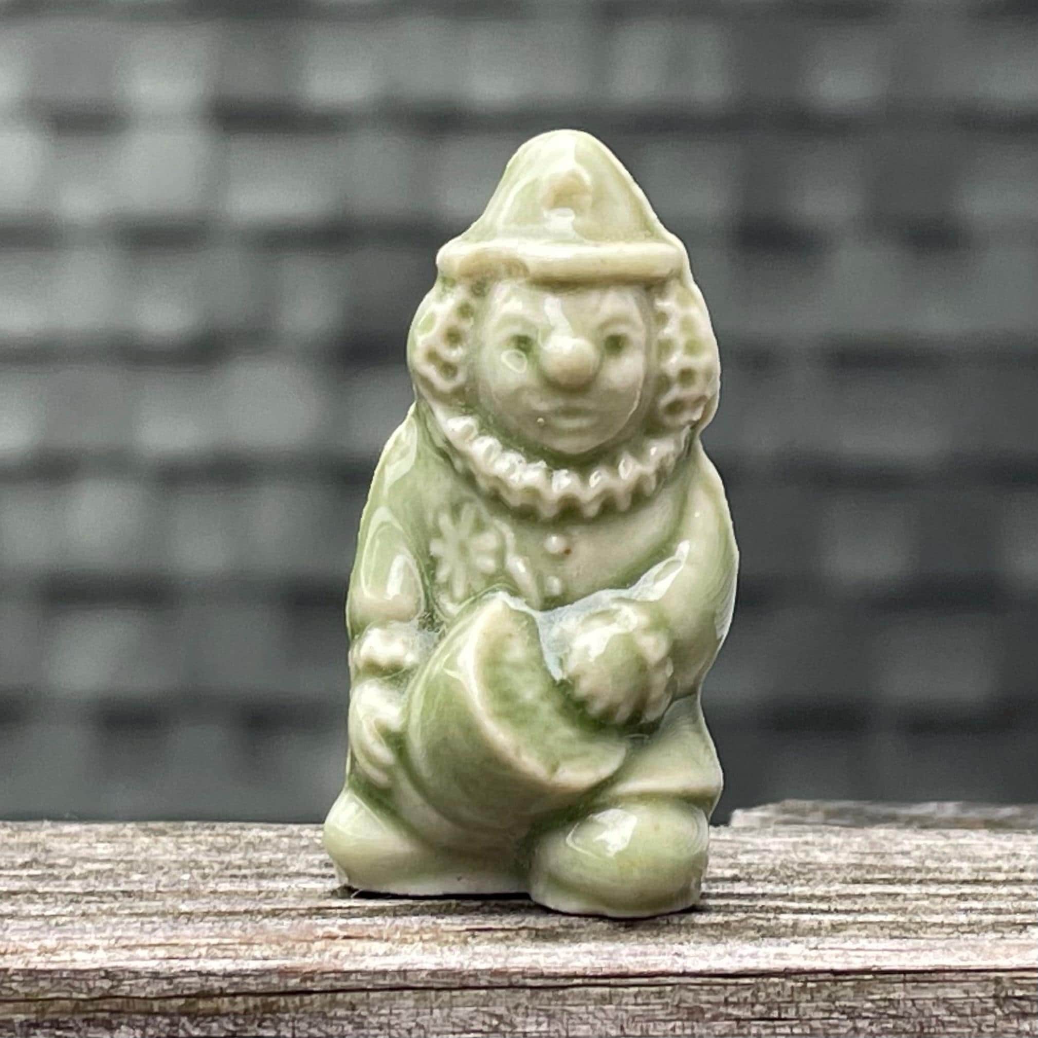 toy clown mini rose Skyrim Players Still Want Sexy Armor for Male Characters – GameSkinny main image 0