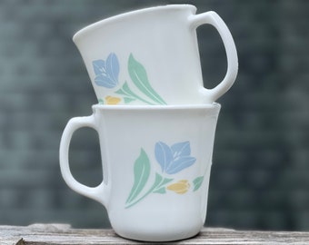 Set of 2 Corning USA Coffee Cups in Friendship Flower Pattern - White Mugs - Blue and Yellow Floral - 70s Kitchen - 80s Kitchen