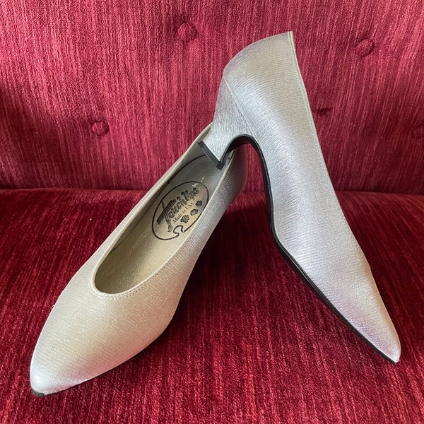 Vintage Touch Ups Metallic Silver Pumps - 2 Inch Heels - Cocktail Party Heels - 90s Fashion - 80s Prom Shoes - Approx Size 5.5/6