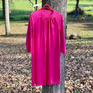 Vintage Pink Vanity Fair Robe - Silky Nylon Robe with Lace Trim - Lightweight Robe with Pockets - Raspberry Pink Retro Robe - 70s Lingerie