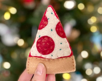 Handmade Felt Pepperoni Pizza Ornament - pizza slice ornament - miniature food - funny food ornament - Fun Yankee Swap Gift - small gift