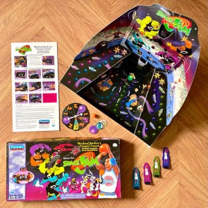 Juego de cartas coleccionables Cosmic Court de Michael Jordan de 1996 - Juego de cartón en 3D - Juego de baloncesto - Juego de los 90 - Noche de juegos retro completa