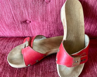 Vintage 1970s Dr. Scholl’s Wooden and Leather Sandals - Size 6 - Red Wood Sandals - Dr. Scholl’s Exercise Sandals - Brass Grommets & Buckles