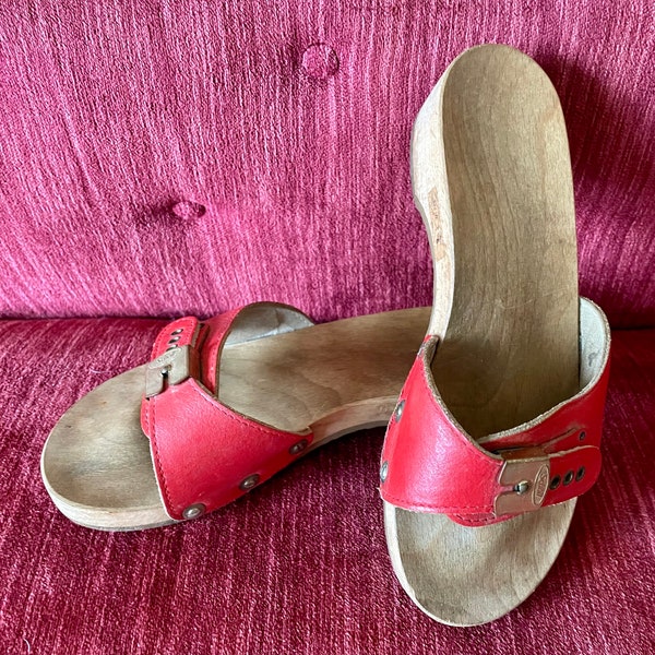 Vintage 1970s Dr. Scholl’s Wooden and Leather Sandals - Size 6 - Red Wood Sandals - Dr. Scholl’s Exercise Sandals - Brass Grommets & Buckles