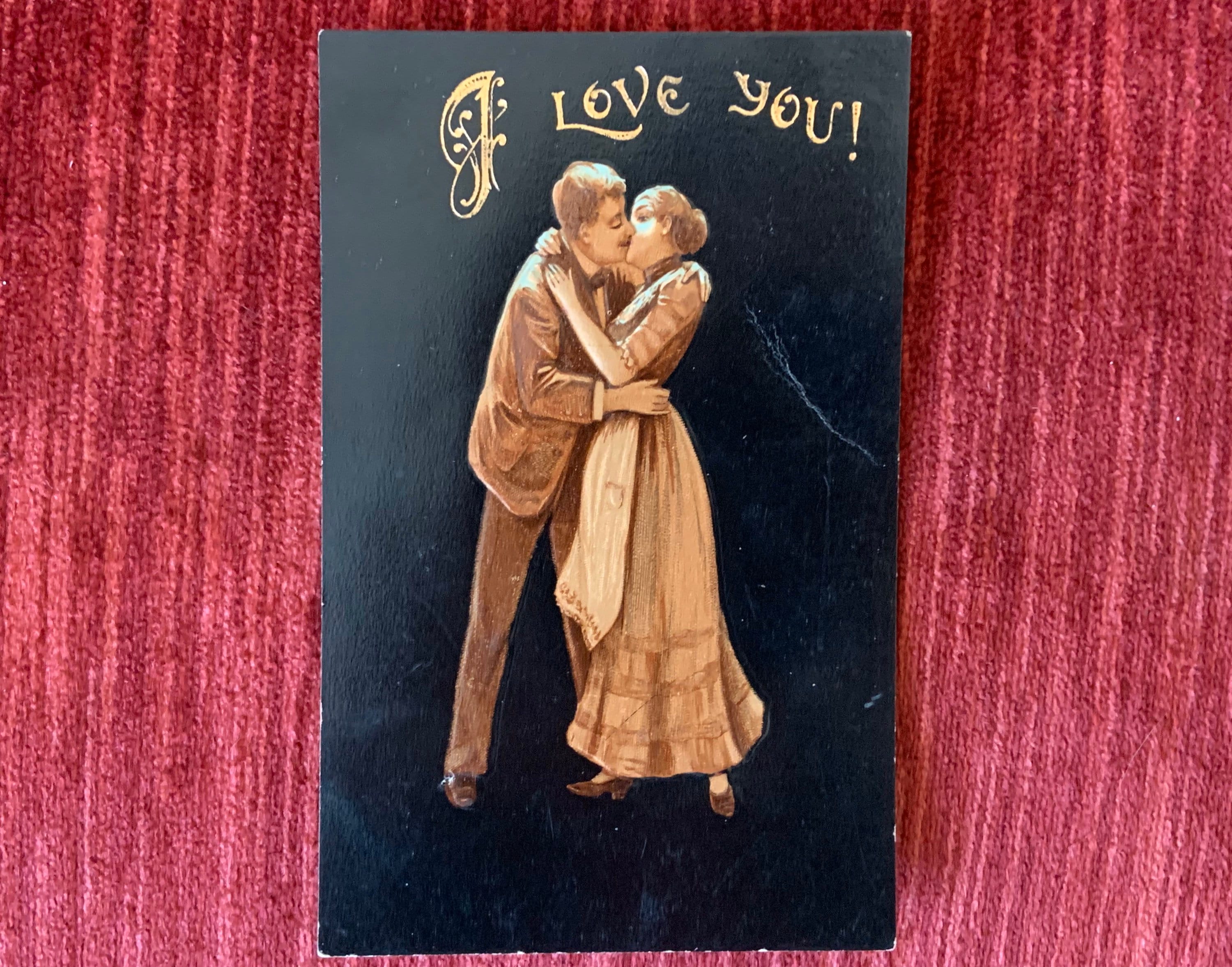 Vintage Embossed I Love You Postcard - Couple Kissing Black