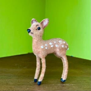 Wagner Kunstlerschutz ワグナー社製　トイアニマル Vintage Wagner Handwork Kunstlerschutz Flocked Fawn Figurine