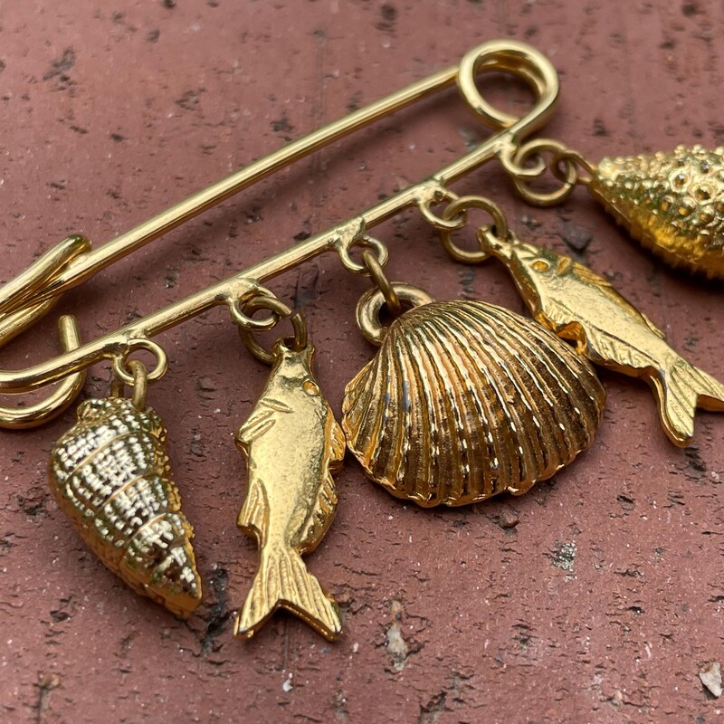 Free Safety Pin Gold Fish Safety Pin - Etsy