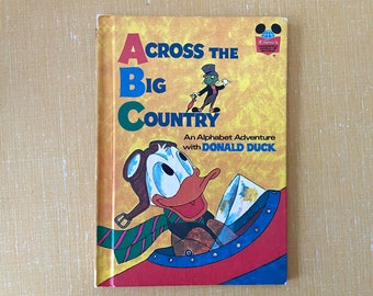 USヴィンテージ洋書　DONALD DUCK and HIS FRIENDS DONALD AND HIS FRIENDS: Walt Disney Company: 9780681414204