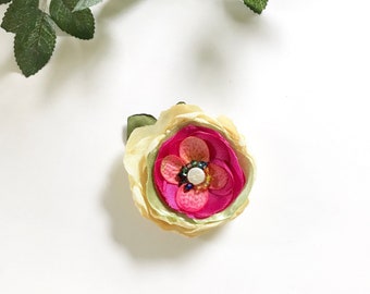 Pink and green Flower clip | Spring flowers | Fabric flower pin - Garden flowers