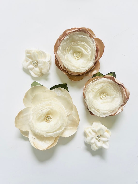 SATIN ROSE HAIR CLAW TAUPE SATIN ROSE HAIR CLAW TAUPE
