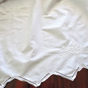 vintage white TABLECLOTH -  square, cotton, embroidered, floral, 34&quot; x 34&quot;