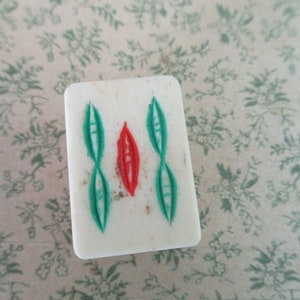 unique antique carved Mah Jongg bone and bamboo tile - 1920s, Chinese, ancient game, Asian, jewelry making, 5 bam tile