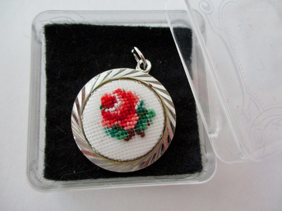 petit point needlepoint pendant - made in Vienna,… - image 1